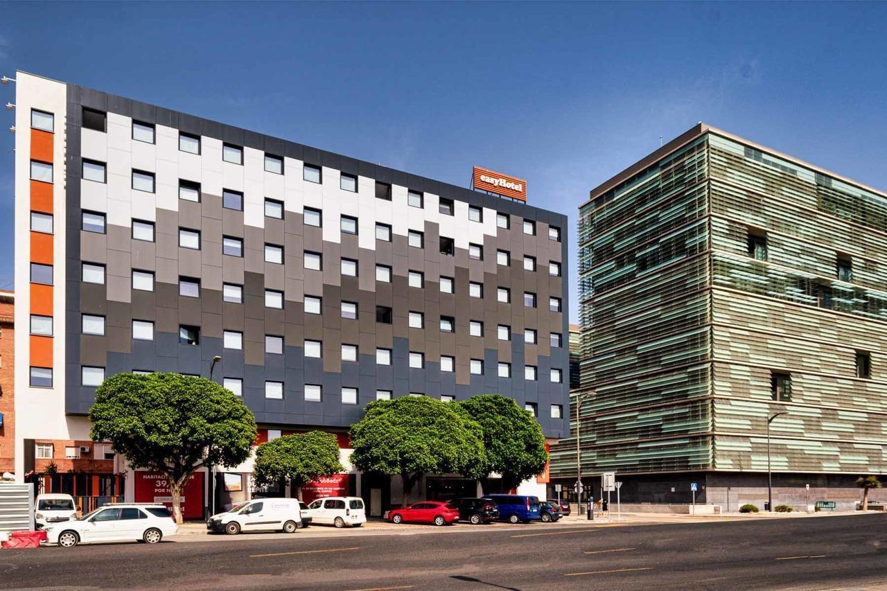 Easyhotel Malaga City Centre Экстерьер фото